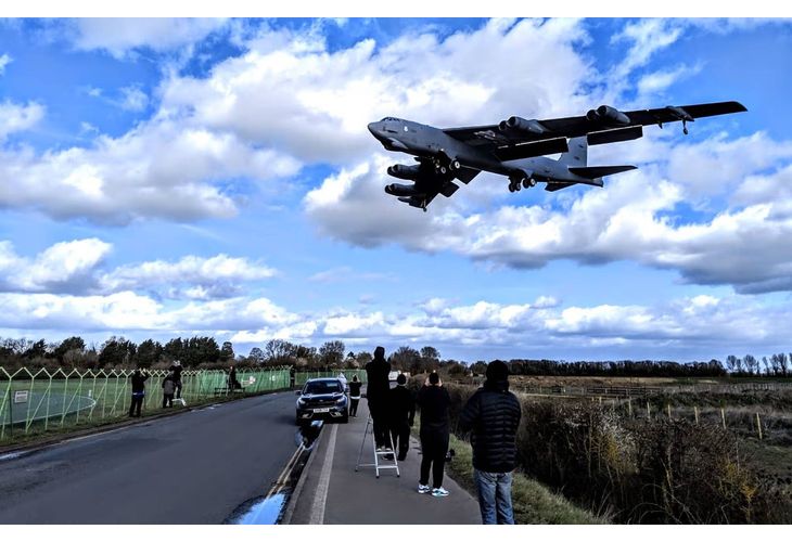 Британската военно-въздушна база Fairford и американски стратегически бомбардировач B-52