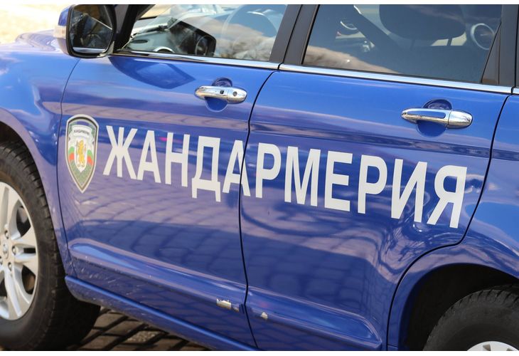 Трима ранени и трима задържани след мелето с над 200 цигани в Казанлък ...
