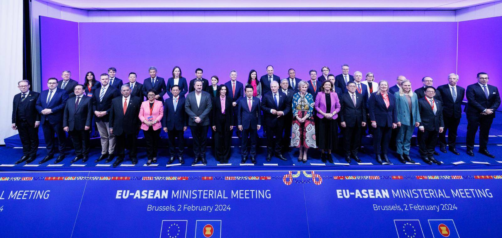 Мария Габриел участва в Министерската среща ЕС-АСЕАН и Министерския форум за сътрудничество с Индийско-тихоокеанския регион