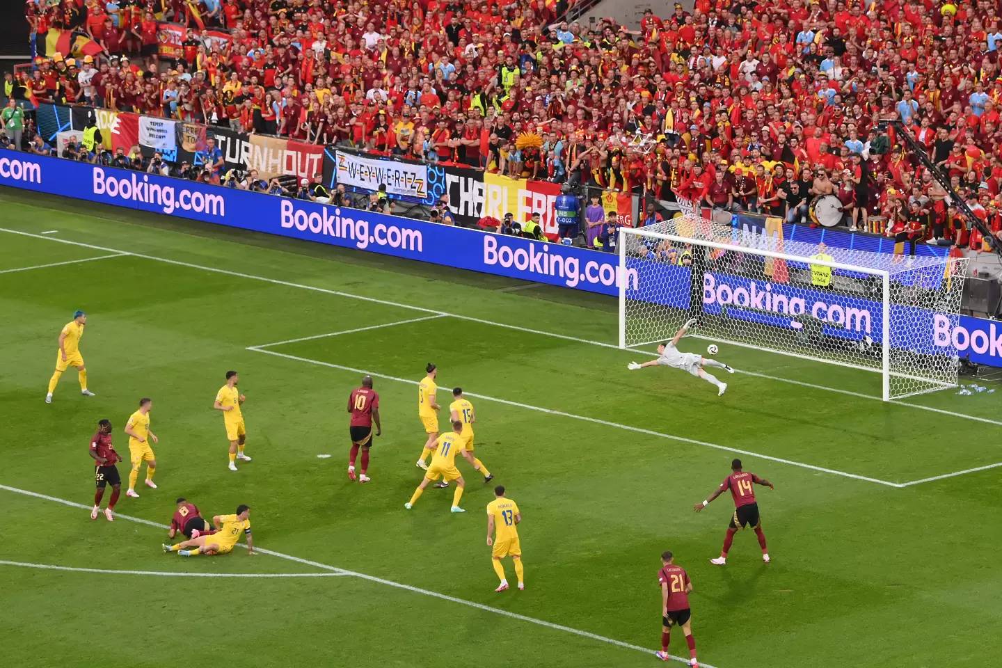  Белгия записа скъп триумф с 2:0 против Румъния, класирането в групата се стегна 