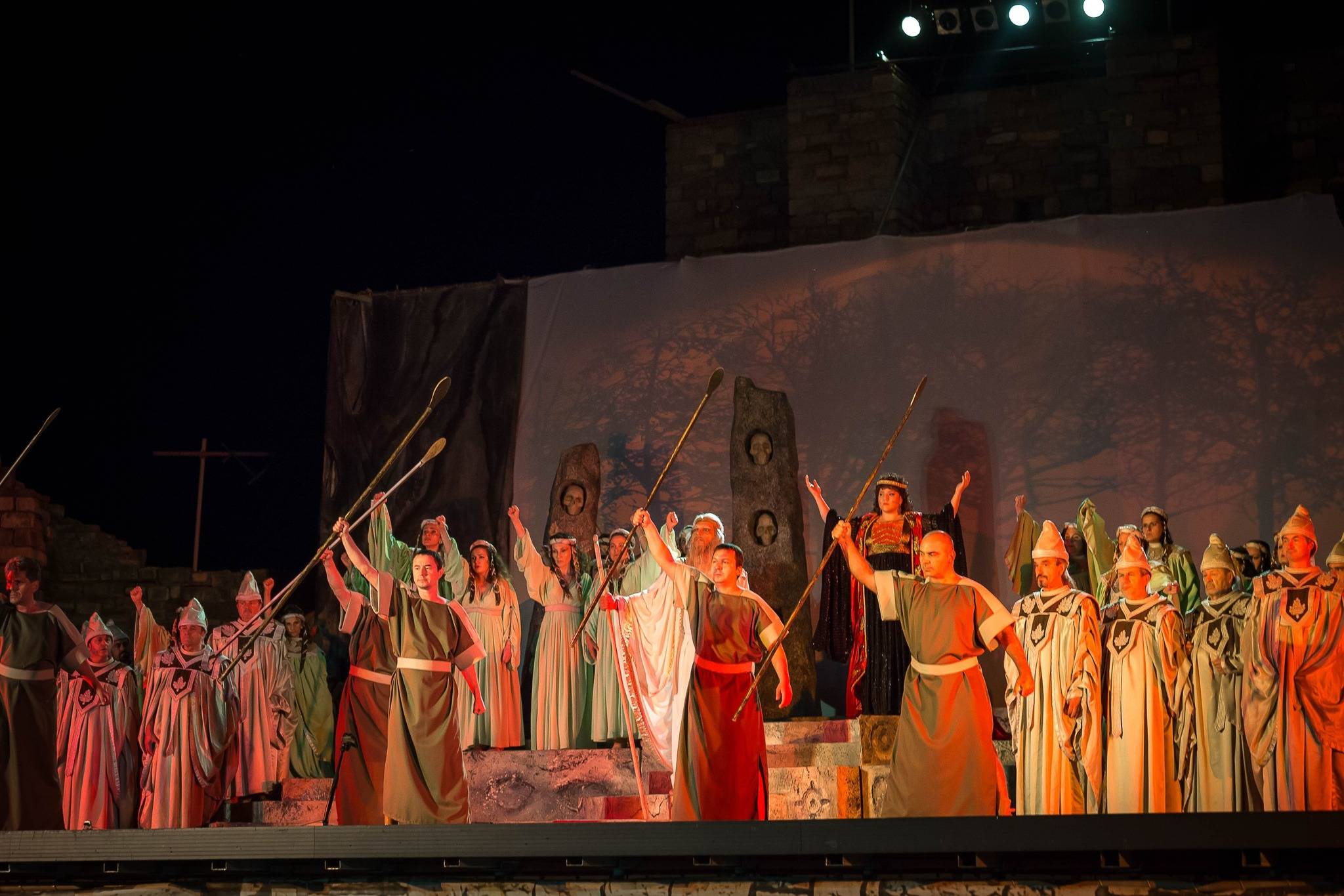 След шестгодишно отсъствие от бургаската сцена - 