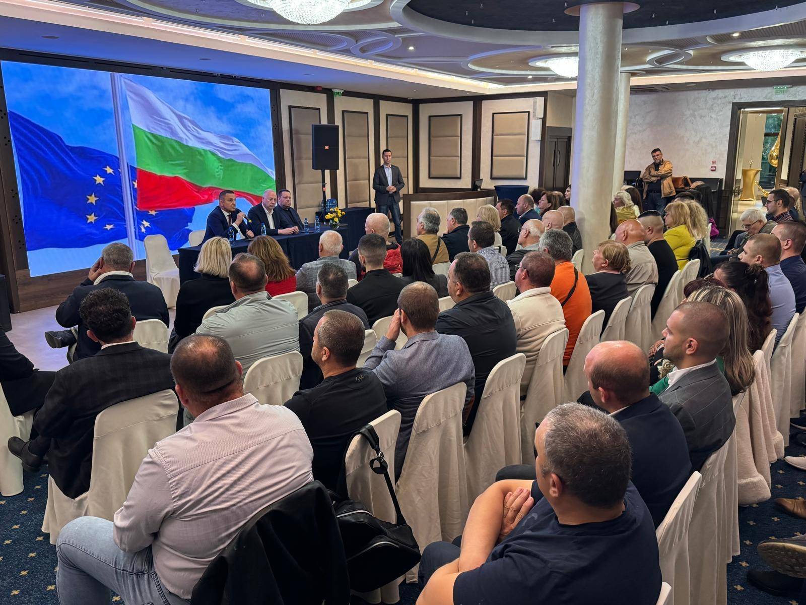 Росен Желязков пред ГЕРБ-Варна: Управлението няма алтернатива. Изпълняваме националните приоритети, въпреки политическата пропаганда 