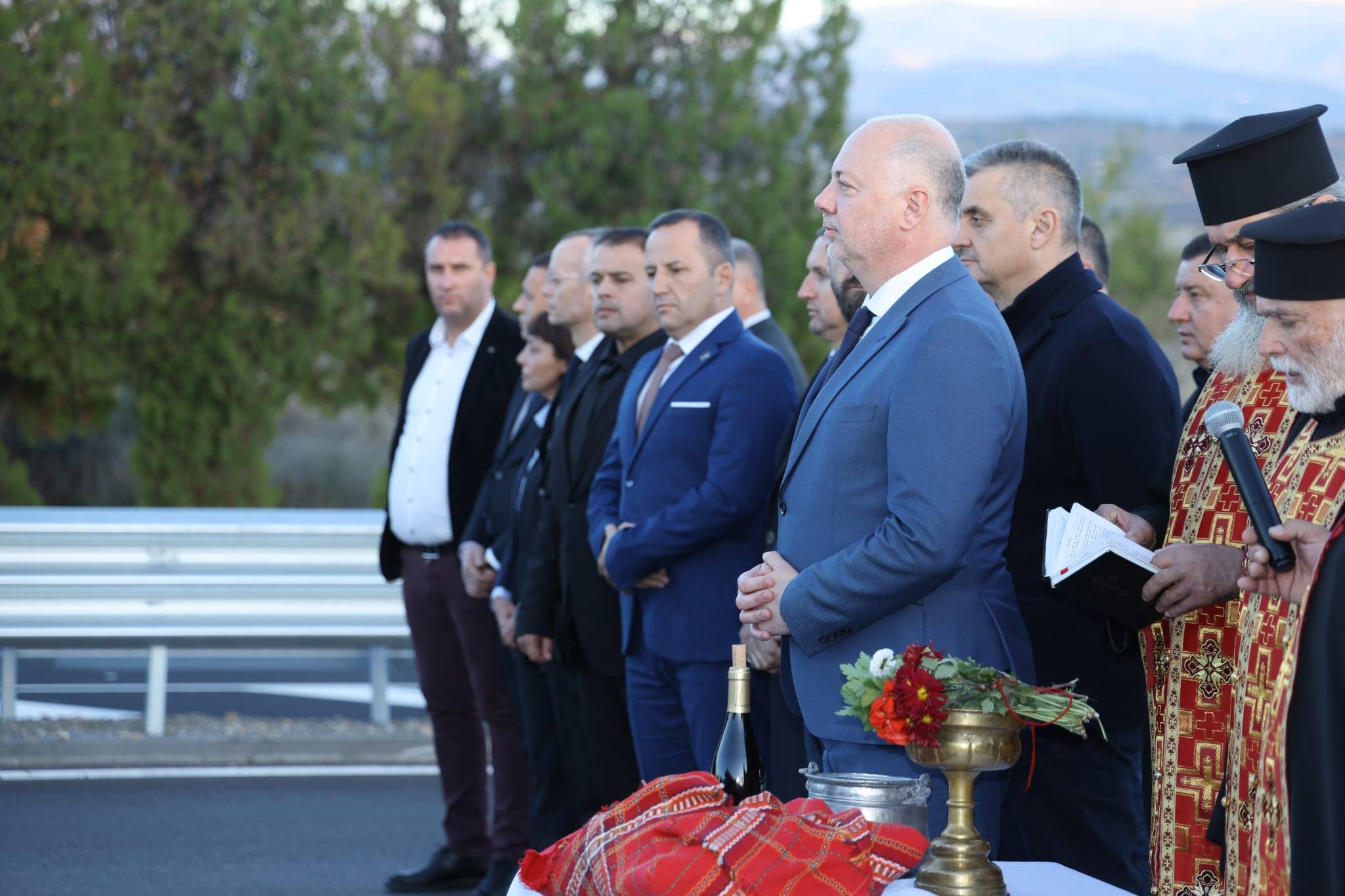 Министър-председателят Росен Желязков участва в церемонията по въвеждане в експлоатация на обновен участък от път Е-79 между Бело поле и Симитли, включително стария тунел Министър-председателят Росен Желязков участва в церемонията по въвеждане в експлоатация на обновен участък от път Е-79 между Бело поле и Симитли, включително стария тунел