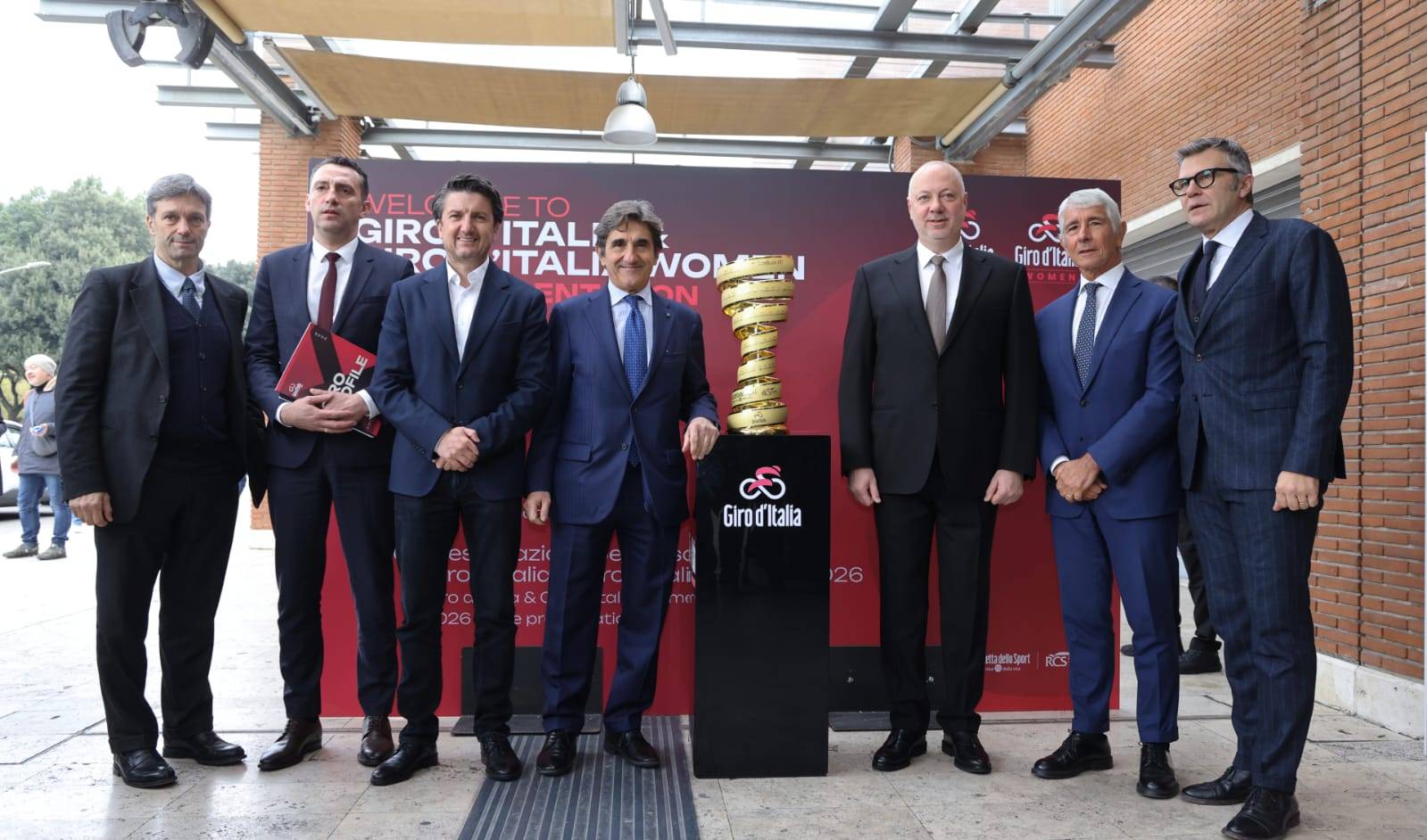 Росен Желязков по време на срещата си в Рим с президента на RCS Media Group Урбано Кайро и изпълнителния директор на RCS Sport Паоло Белино