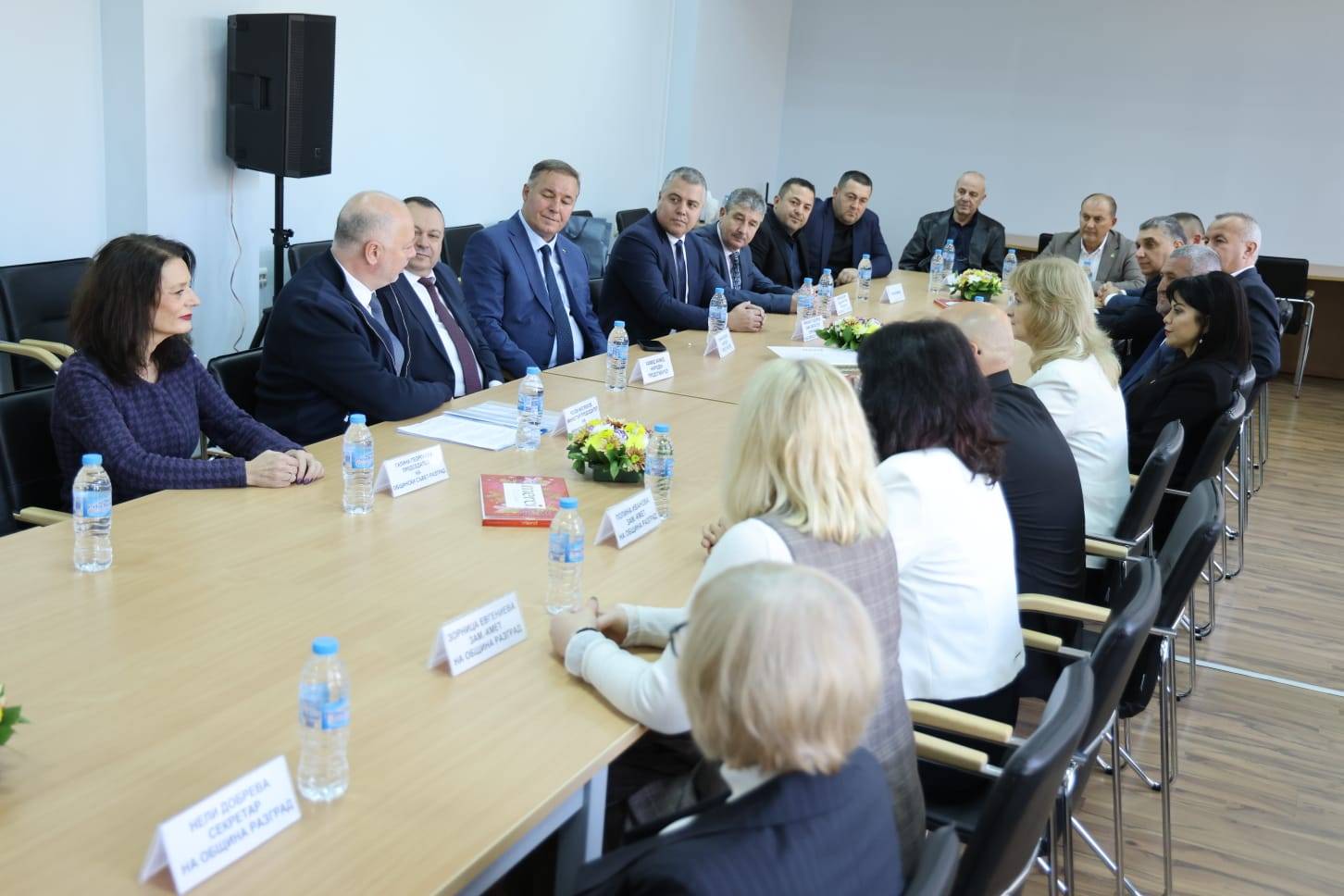 Министър-председателят Росен Желязков в Разград на среща с кметове и народни представители от областта