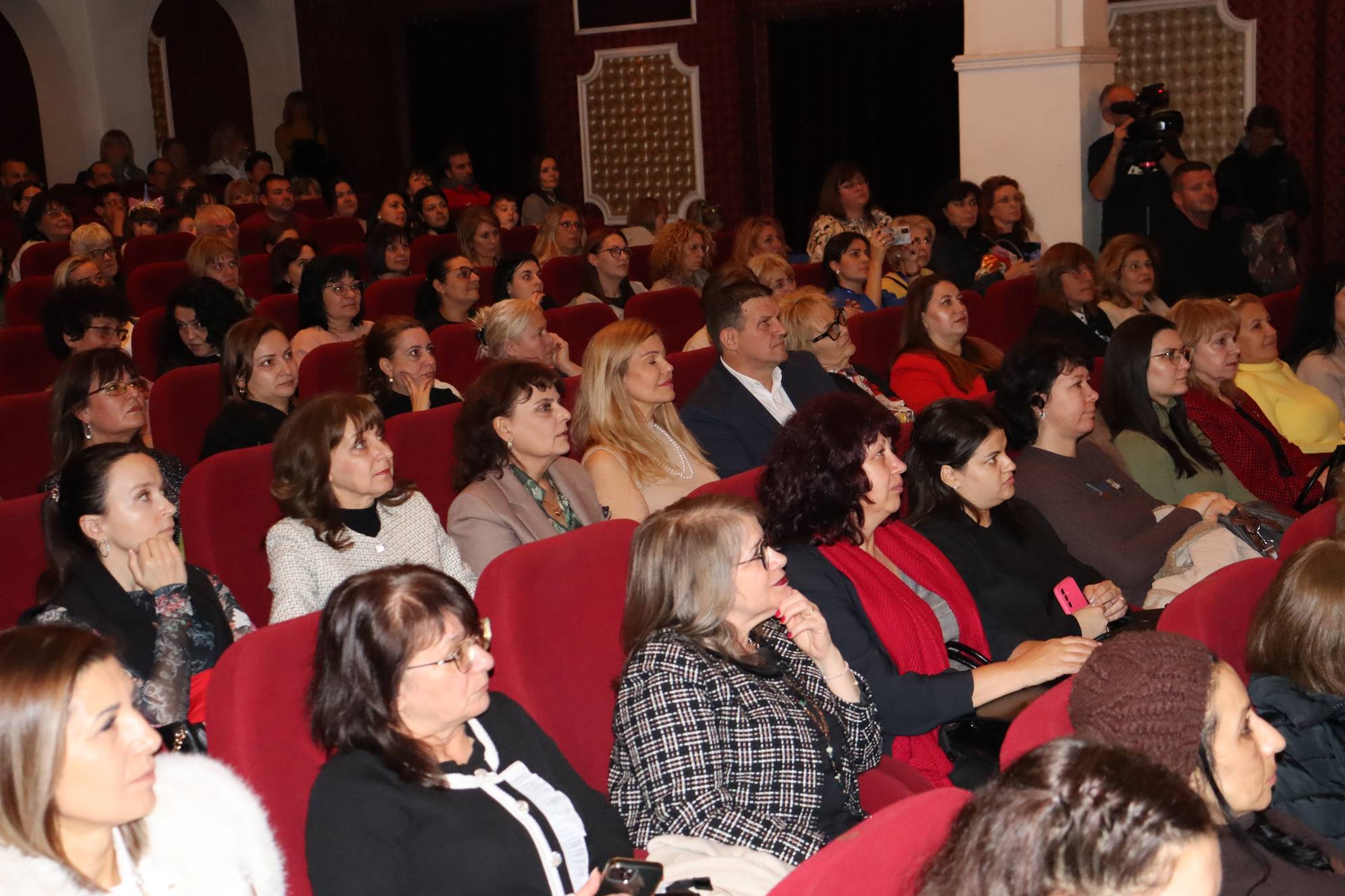  Повече от 200 преподаватели и над 40 лектори вземат участие в Националната конференция по предучилищно обучение в Хасково 