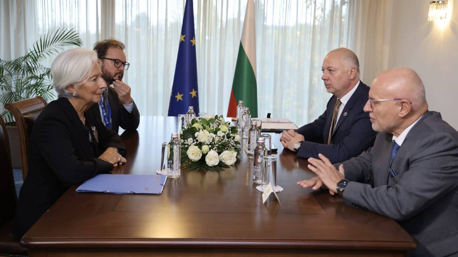 Министър-председателят Росен Желязков на среща с президента на Европейската централна банка Кристин Лагард. В срещата участва и управителят на Българска народна банка Димитър Радев