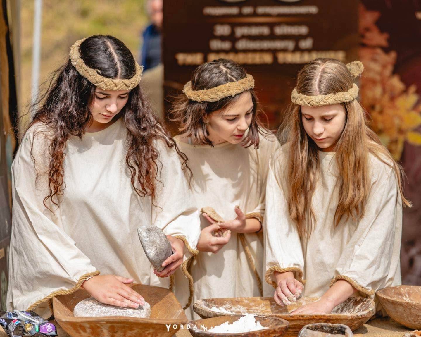 Вкусове, традиции и майсторство от цяла България оживяват на фолклорния събор 