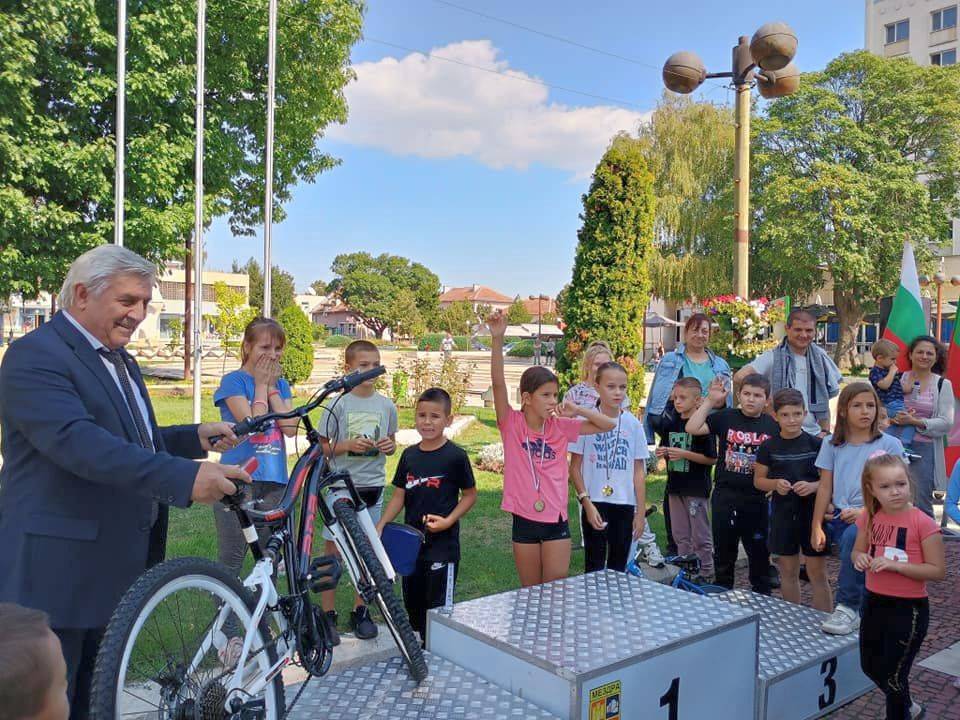  Със съревнование за майсторско ръководство на велосипед в Мездра беше маркиран Европейският ден без коли 
