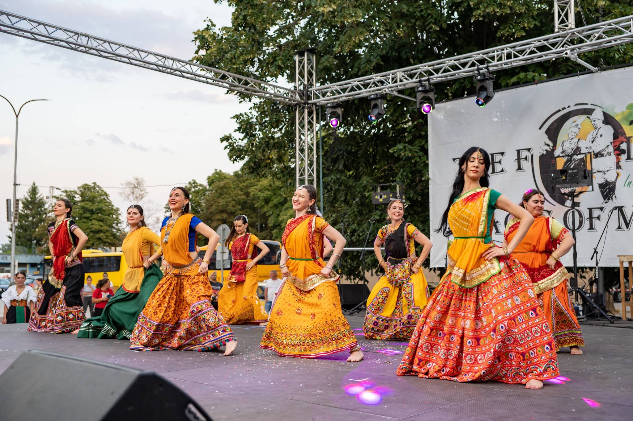  Фолклорът на 11 национални култури от четири континента оживя на Петия интернационален фолклорен фестивал 