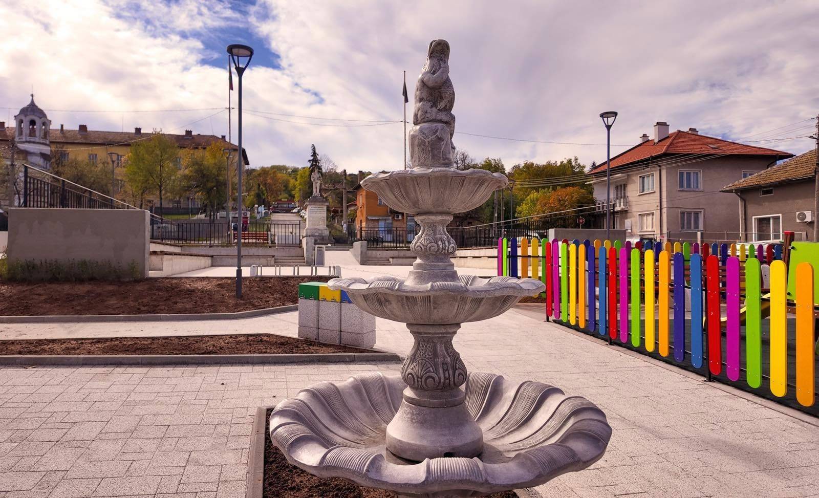 Откриват официално обновения площад в село Моравица