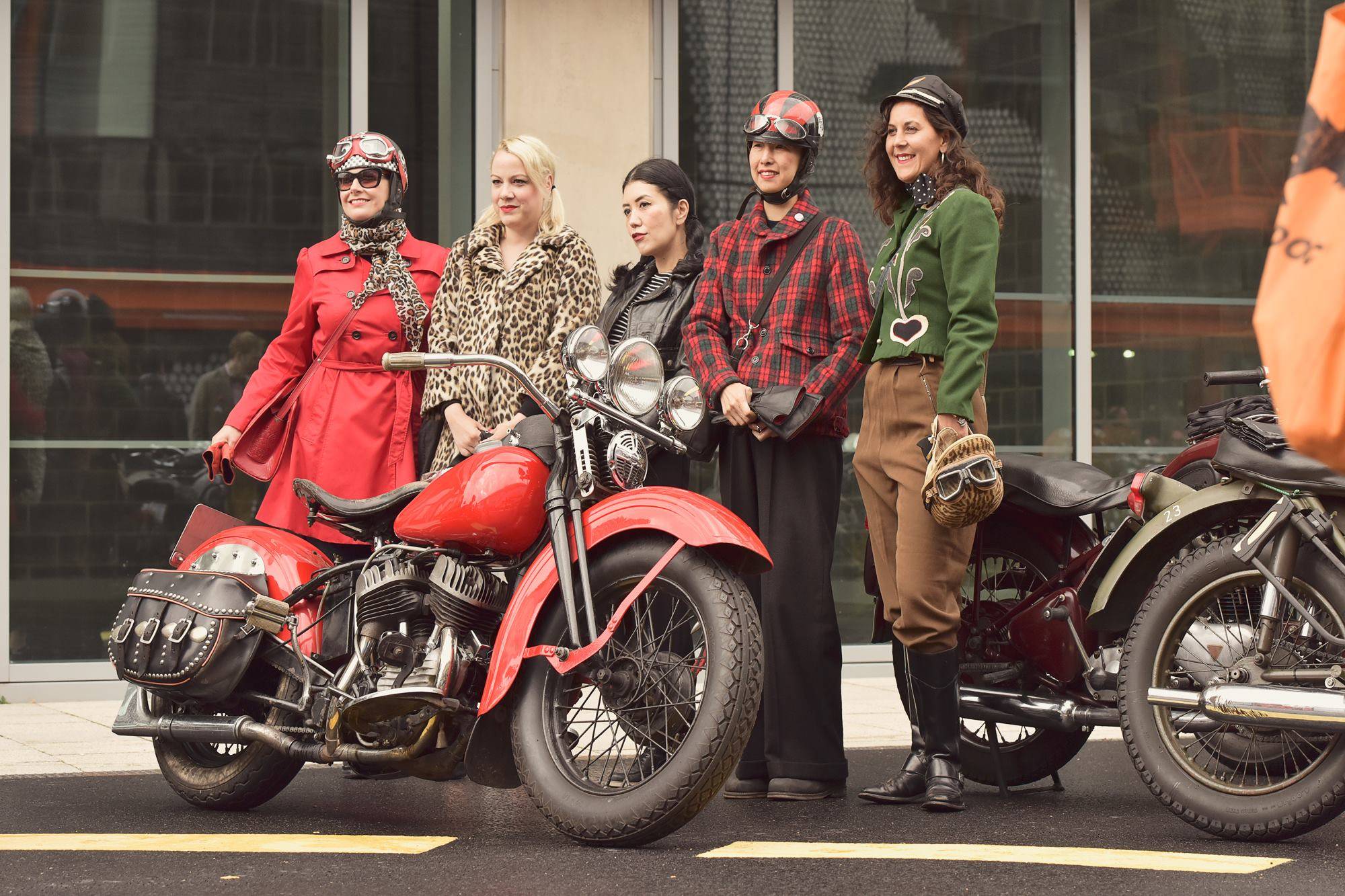 Кадри от Distinguished Gentleman's Ride в Лондон през 2016 Кадри от Distinguished Gentleman's Ride в Лондон през 2016