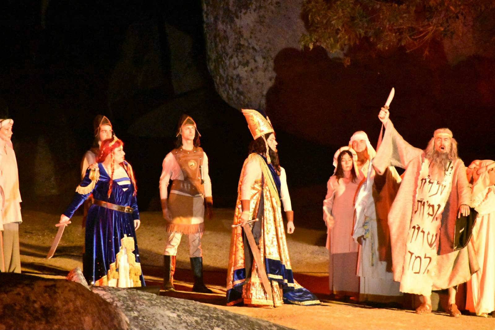 След дълго отсъствие на бургаска сцена, 