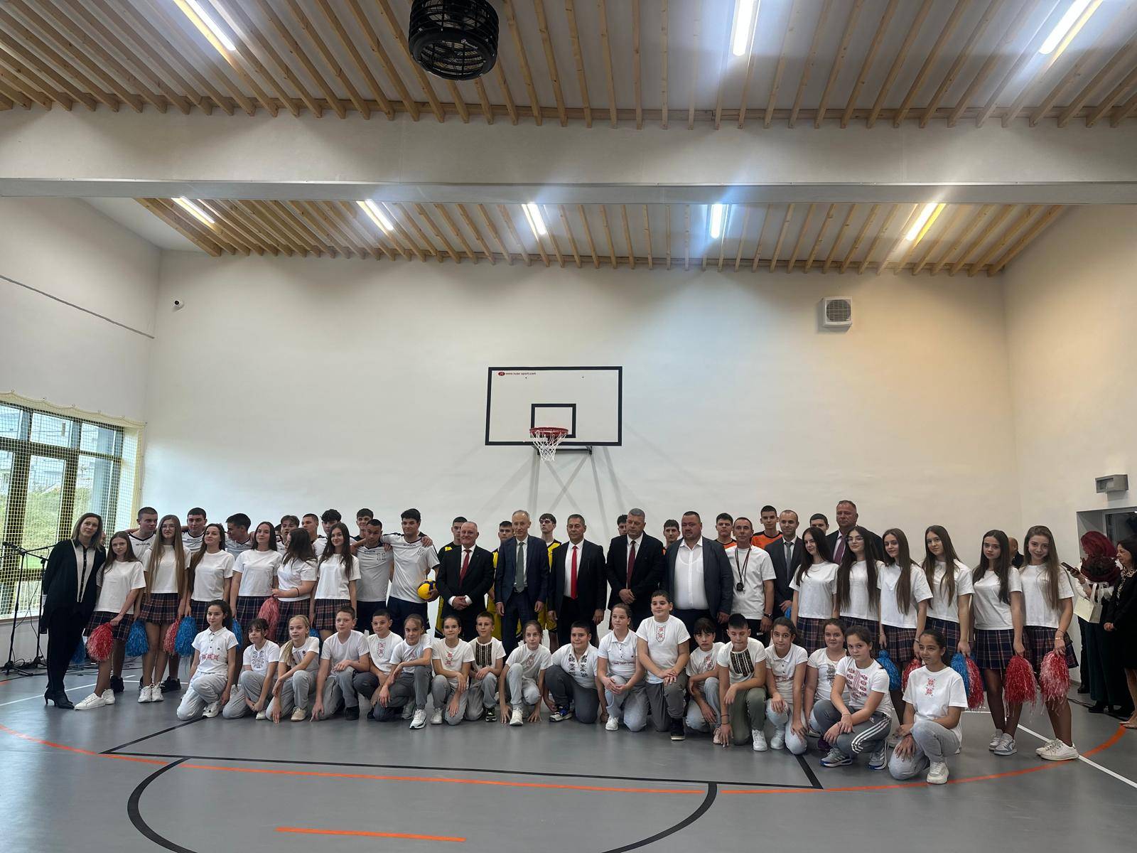 Обновен физкултурен салон в Неделино по програмата на МОН за изграждане и ремонтиране на спортни пространства