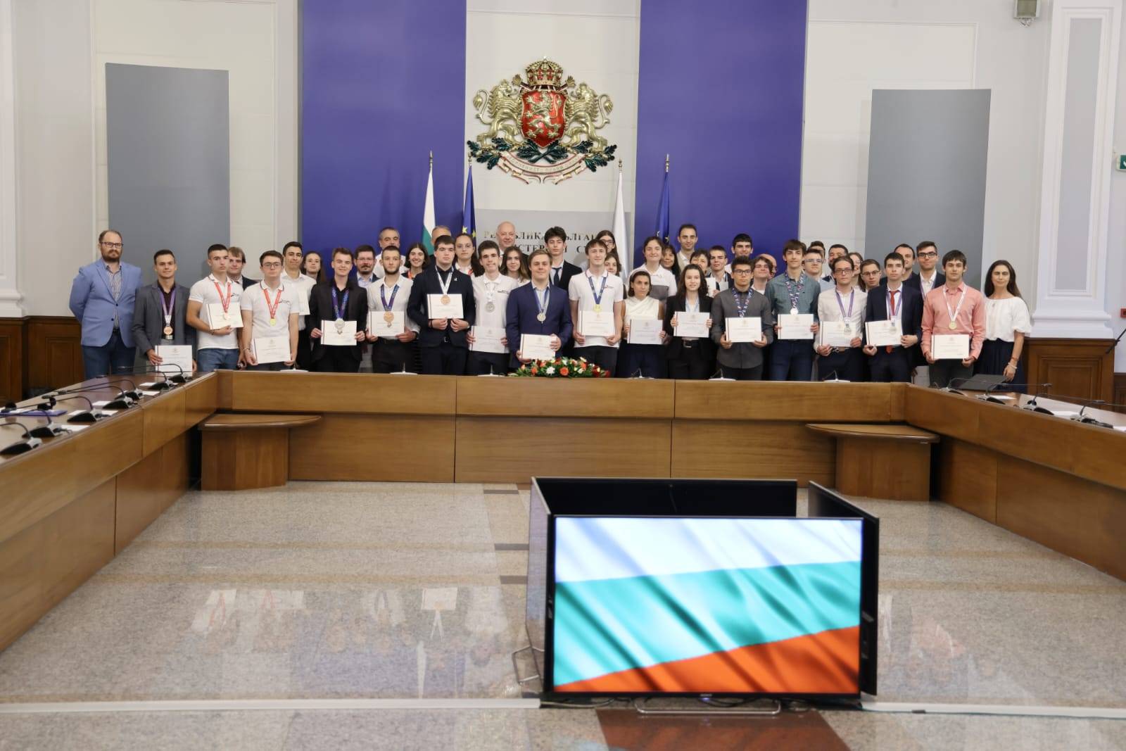  Премиерът Росен Желязков към българските олимпийци по естествени науки: С такива светли мозъци като Вашите бъдещето на България е обещаващо 