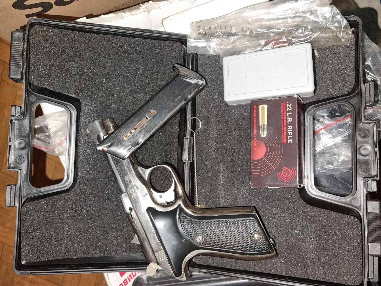  Районна прокуратура-Смолян притегли като обвинени и задържа двама мъже за търговия и държане на над 250 противозаконни огнестрелни оръжия и на муниции 