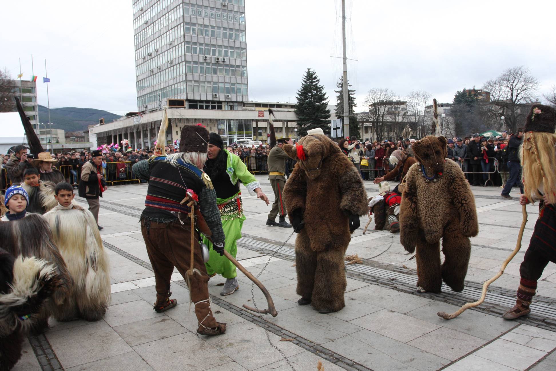Международен фестивал на маскарадните игри 