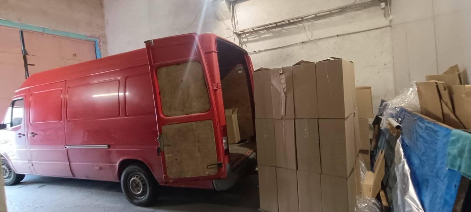 Разкрита е незаконна фабрика за производство на цигари в гр. Дупница