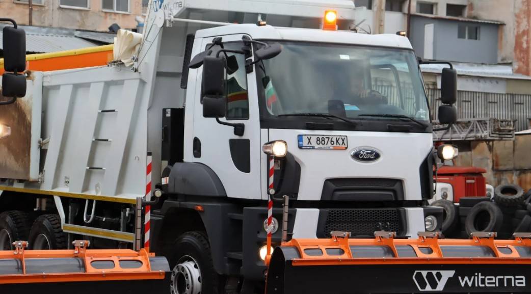  Мощна техника е ангажирана в снегопочистването на територията на Община Хасково 