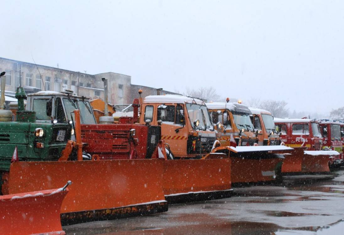 Мощна техника е ангажирана в снегопочистването на територията на Община Хасково 